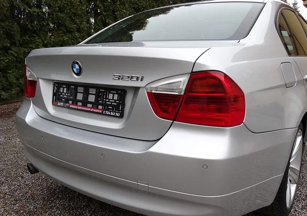 BMW Seria 3 cena 24500 przebieg: 213660, rok produkcji 2007 z Staszów małe 667